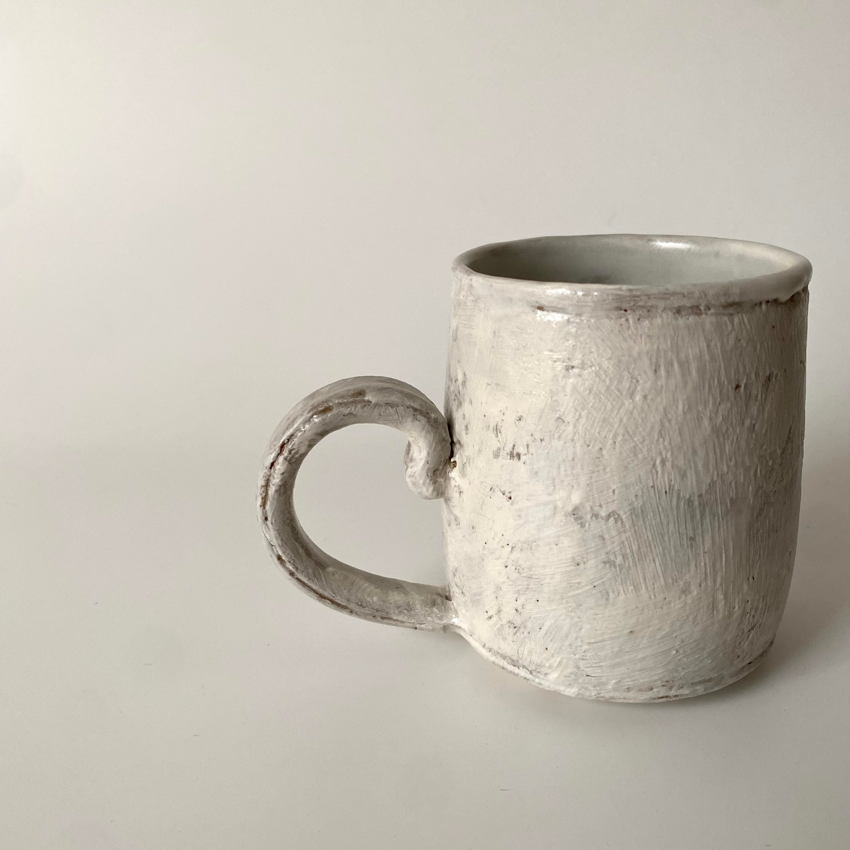 MIKA Handmade Mug – Modern Handle Design, Natural Organic Tones (8oz) / White