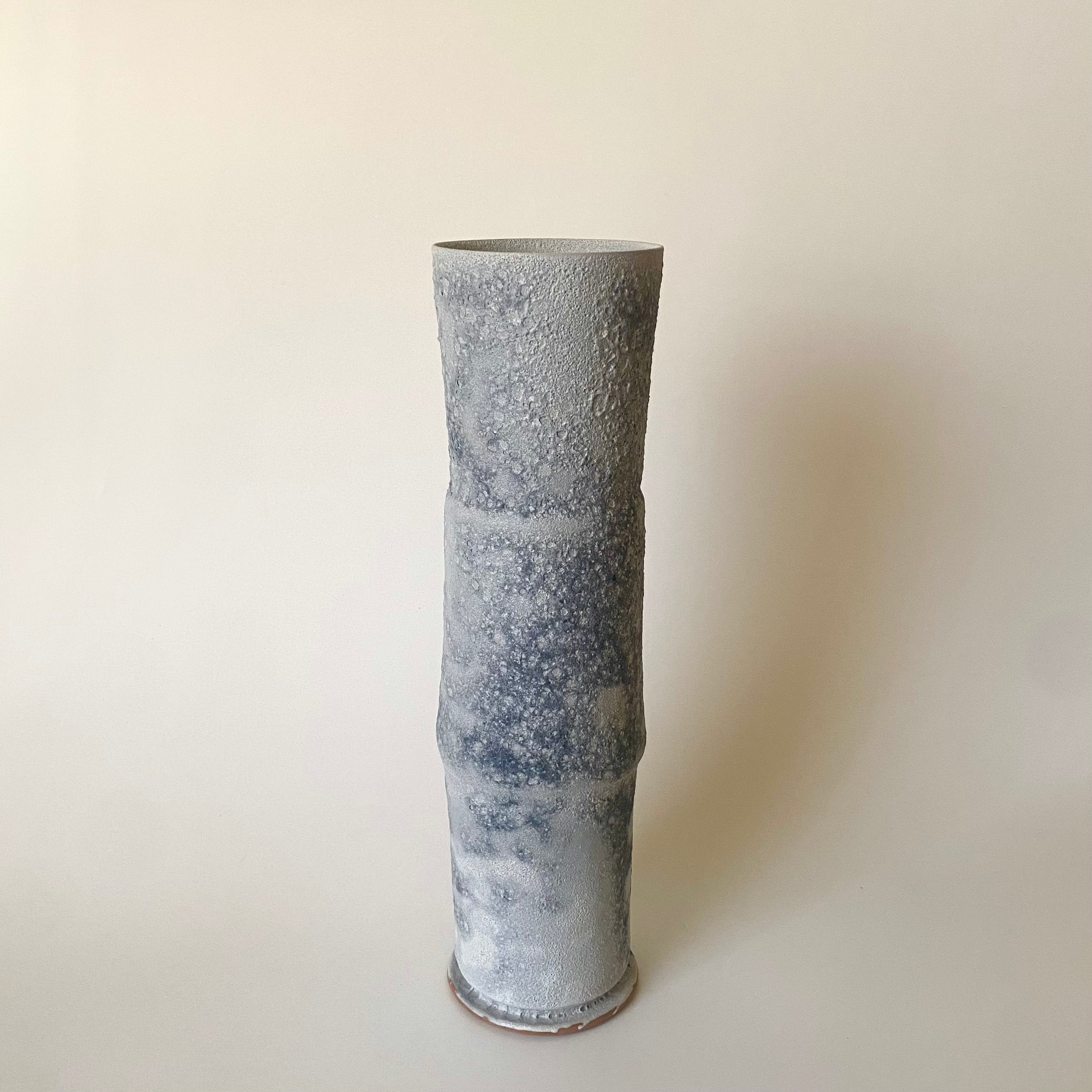 Kayo O’Young / Vase 2025