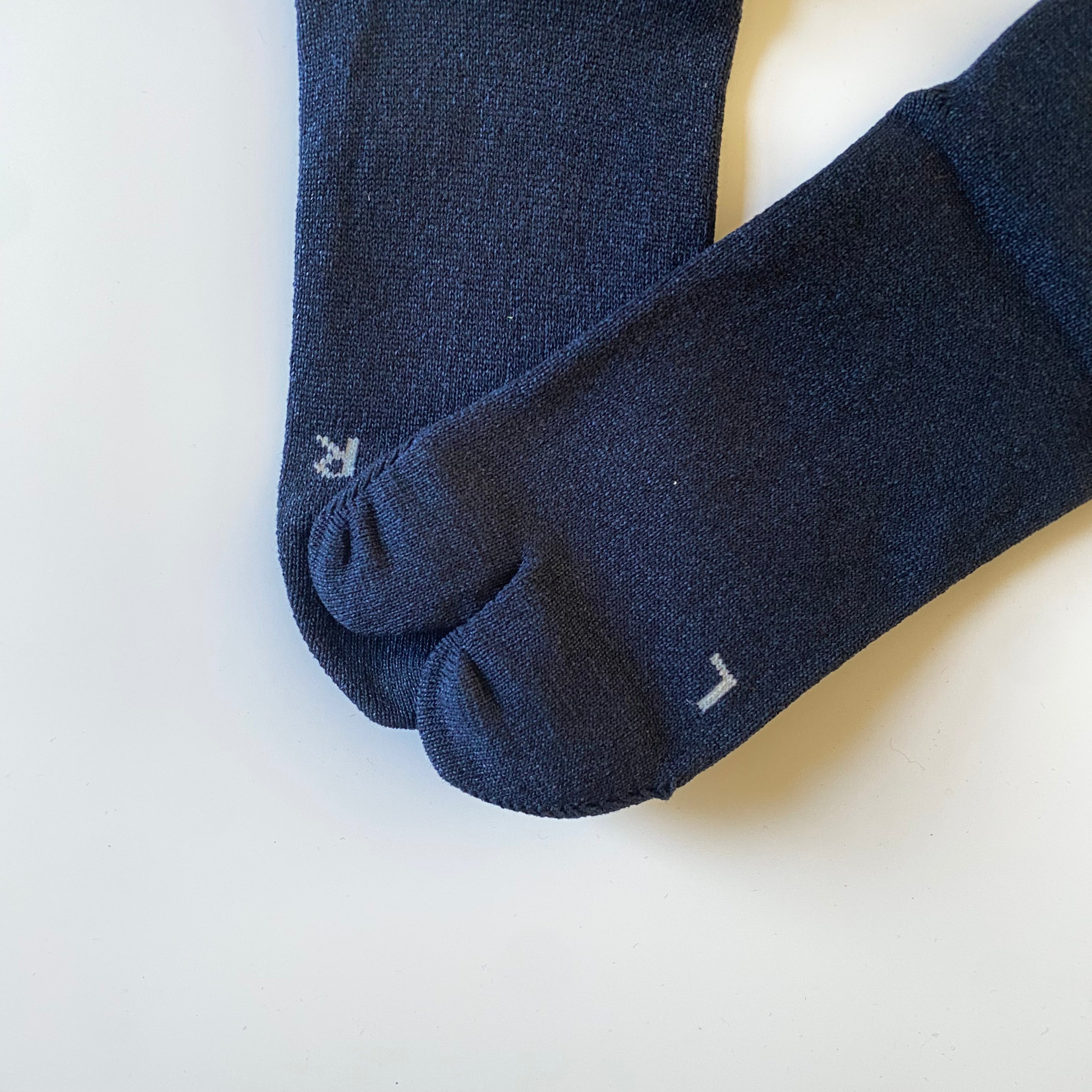 AMITABI Washi Tabi Socks -Taiko Co. Ltd. | Lightweight, Quick-Dry Comfort