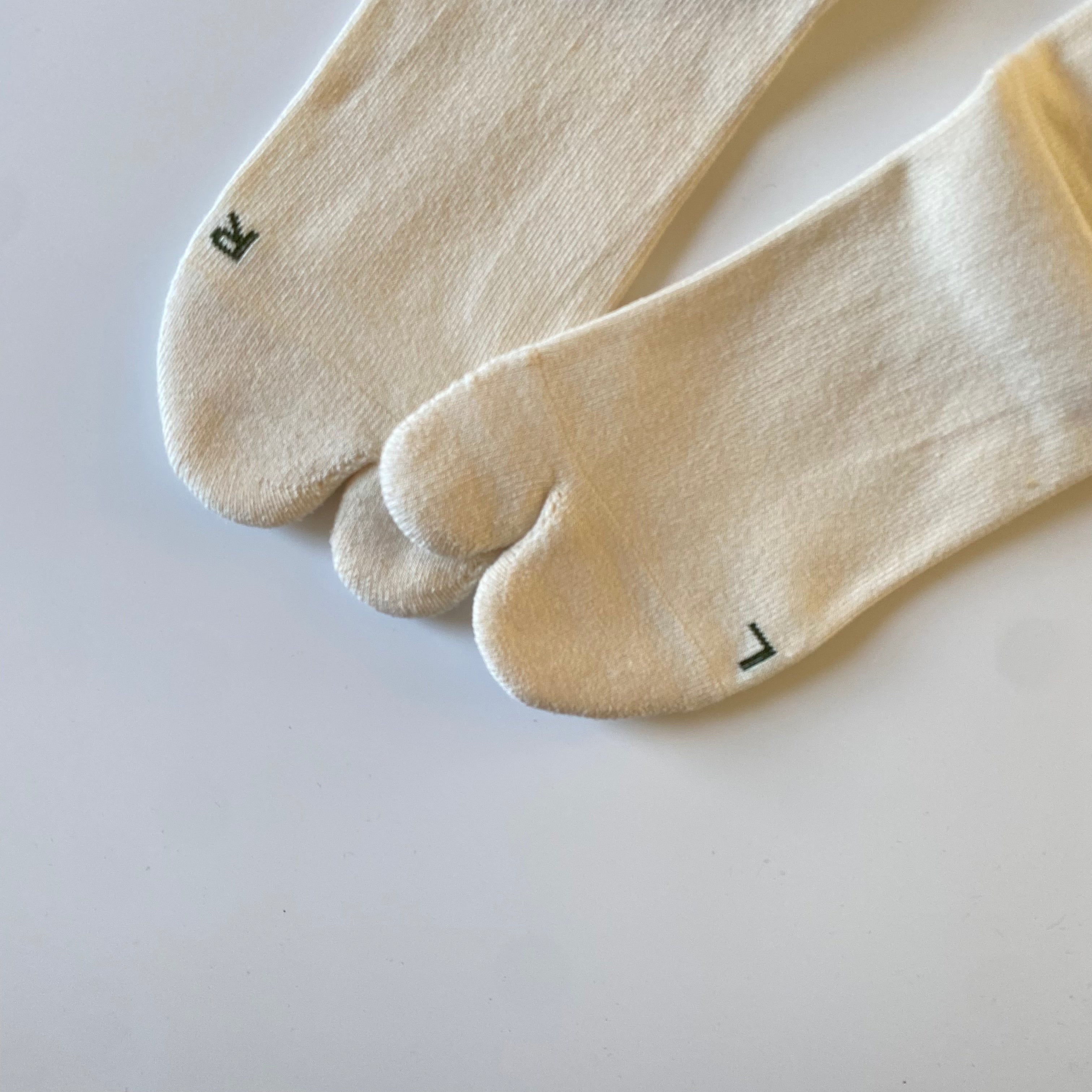 AMITABI Essential Tabi Socks - Taiko Co.Ltd