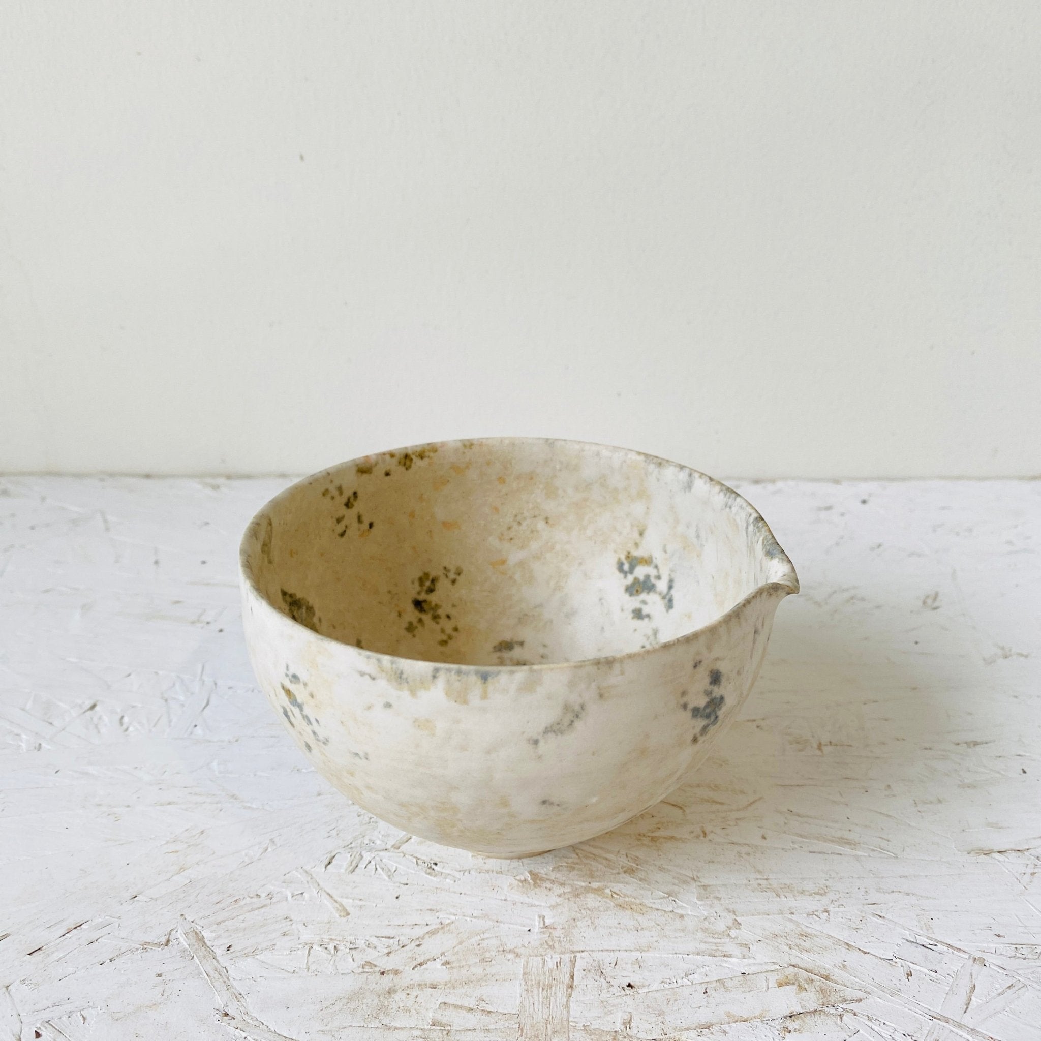 Katakuchi Bowl (Makiko Hicher) - MIKAFleurHardgoods