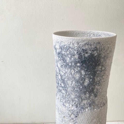 Kayo O’Young / Vase 2025 - MIKAHardgoods