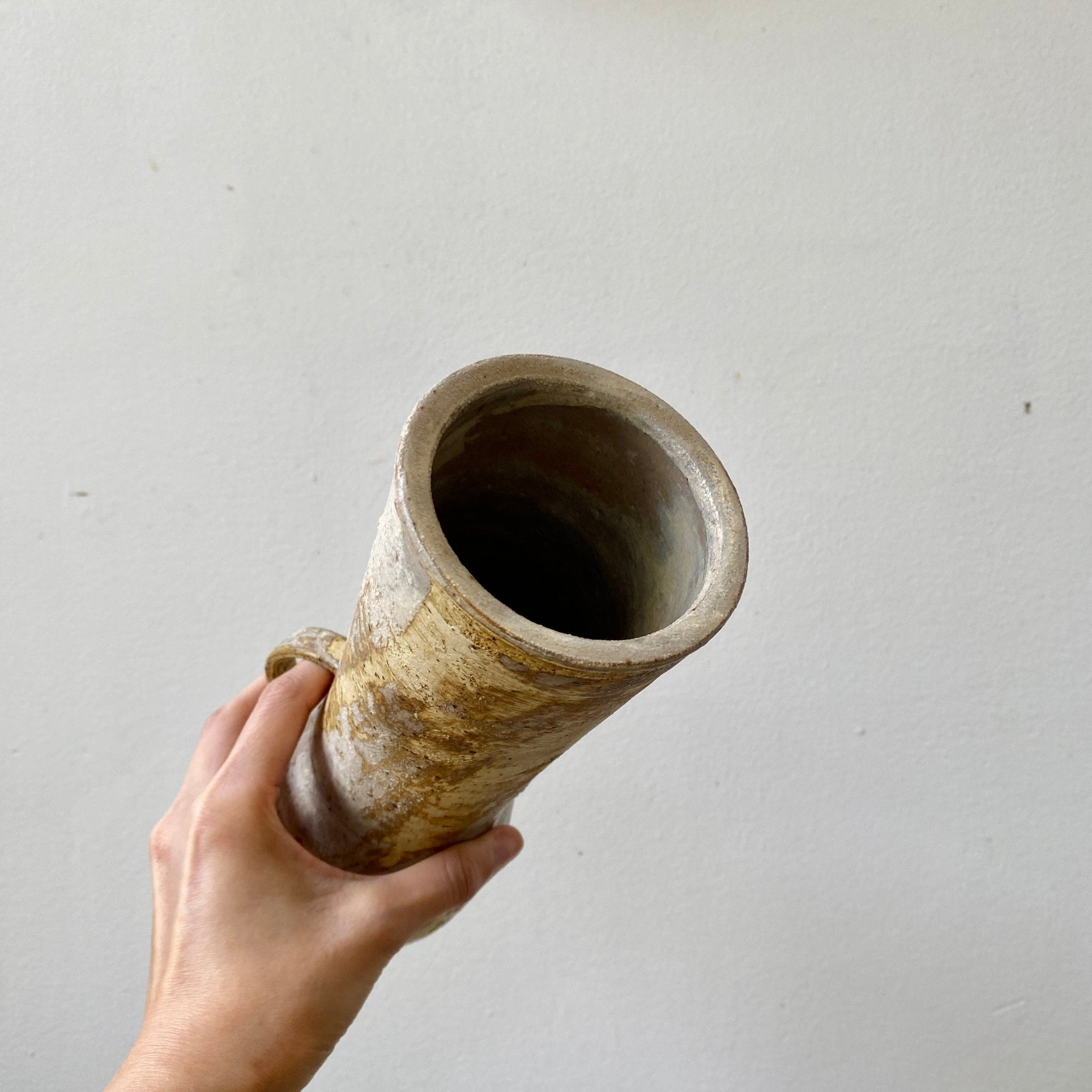 MIKA’S HANDMADE KOHIKI VASE (Beige) - MIKAHardgoods