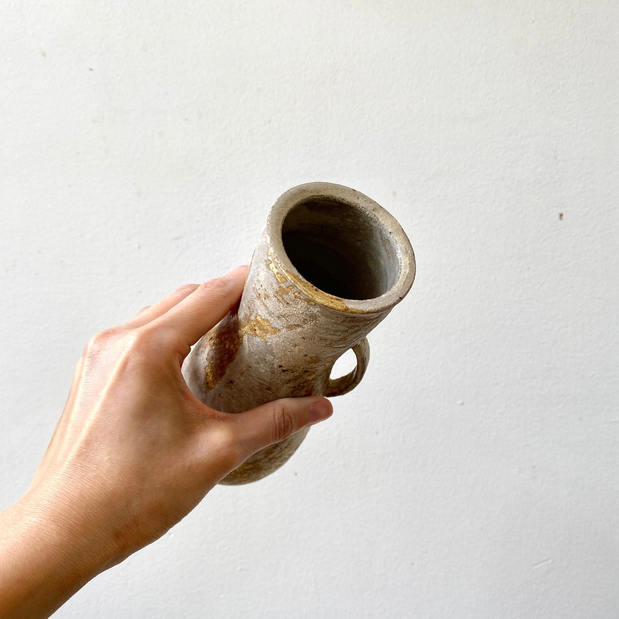 MIKA’S HANDMADE KOHIKI VASE (Beige) - MIKAHardgoods