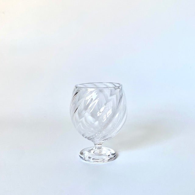 Twisted Optic Wine Glass – Clear | HIROY GLASS STUDIO - MIKAHardgoods