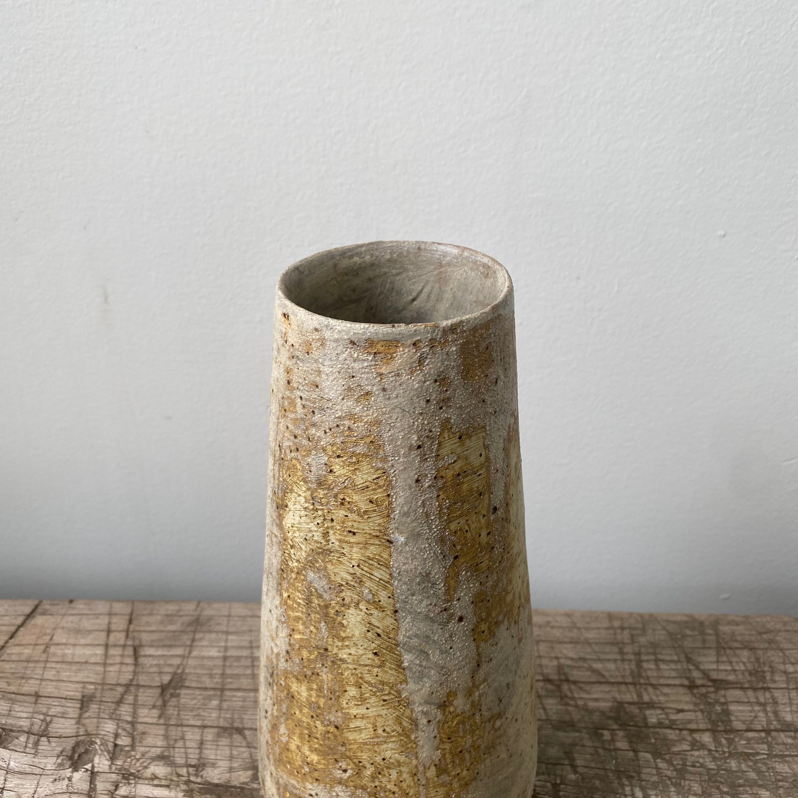 MIKA’S HANDMADE KOHIKI VASE