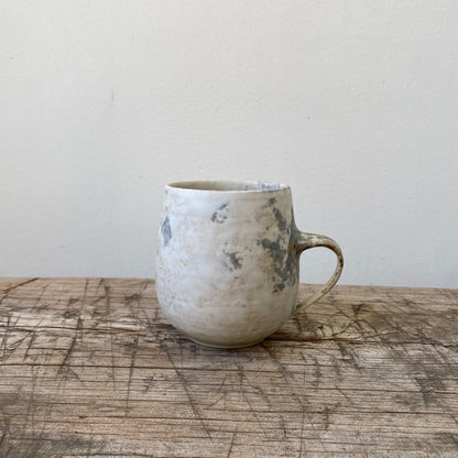 Round Mug/ Makiko Hicher