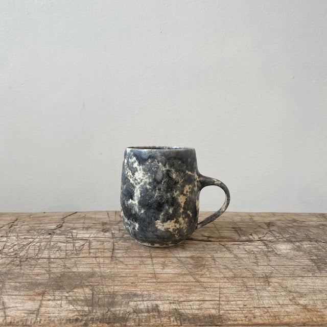 Round Mug/ Makiko Hicher