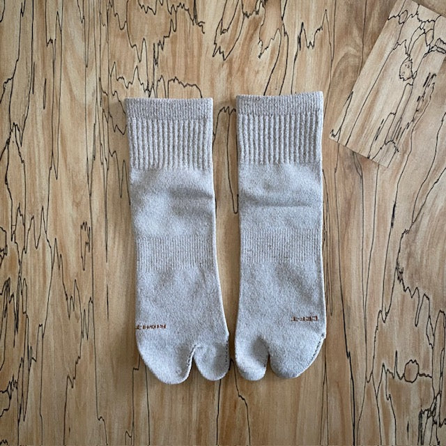 AMITABI STOKED! WASHI WOOL TABI SOCKS