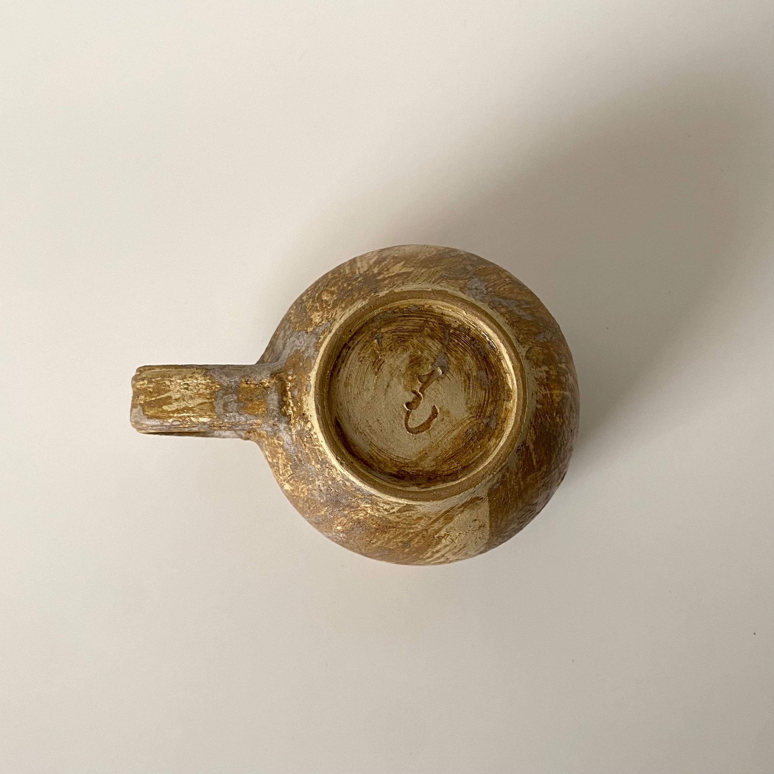 MIKA Handmade Mug – Modern Handle Design, Natural Organic Tones (8oz) / Beige