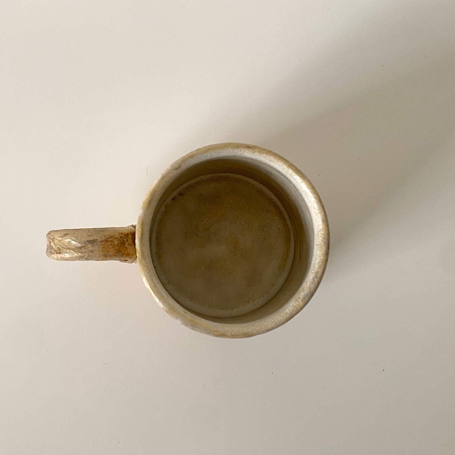 MIKA Handmade Mug – Modern Handle Design, Natural Organic Tones (8oz) / Beige