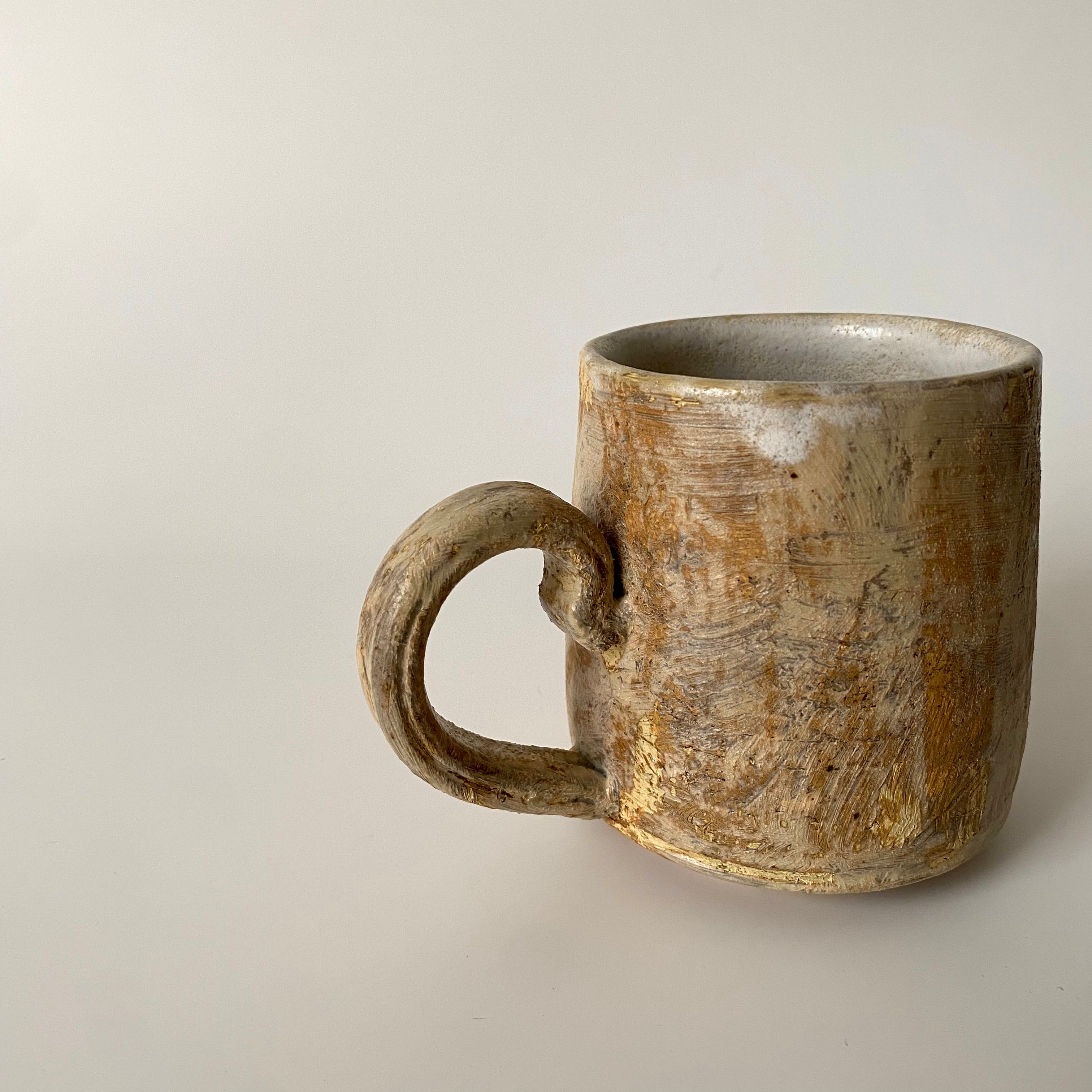 MIKA Handmade Mug – Modern Handle Design, Natural Organic Tones (8oz) / Beige