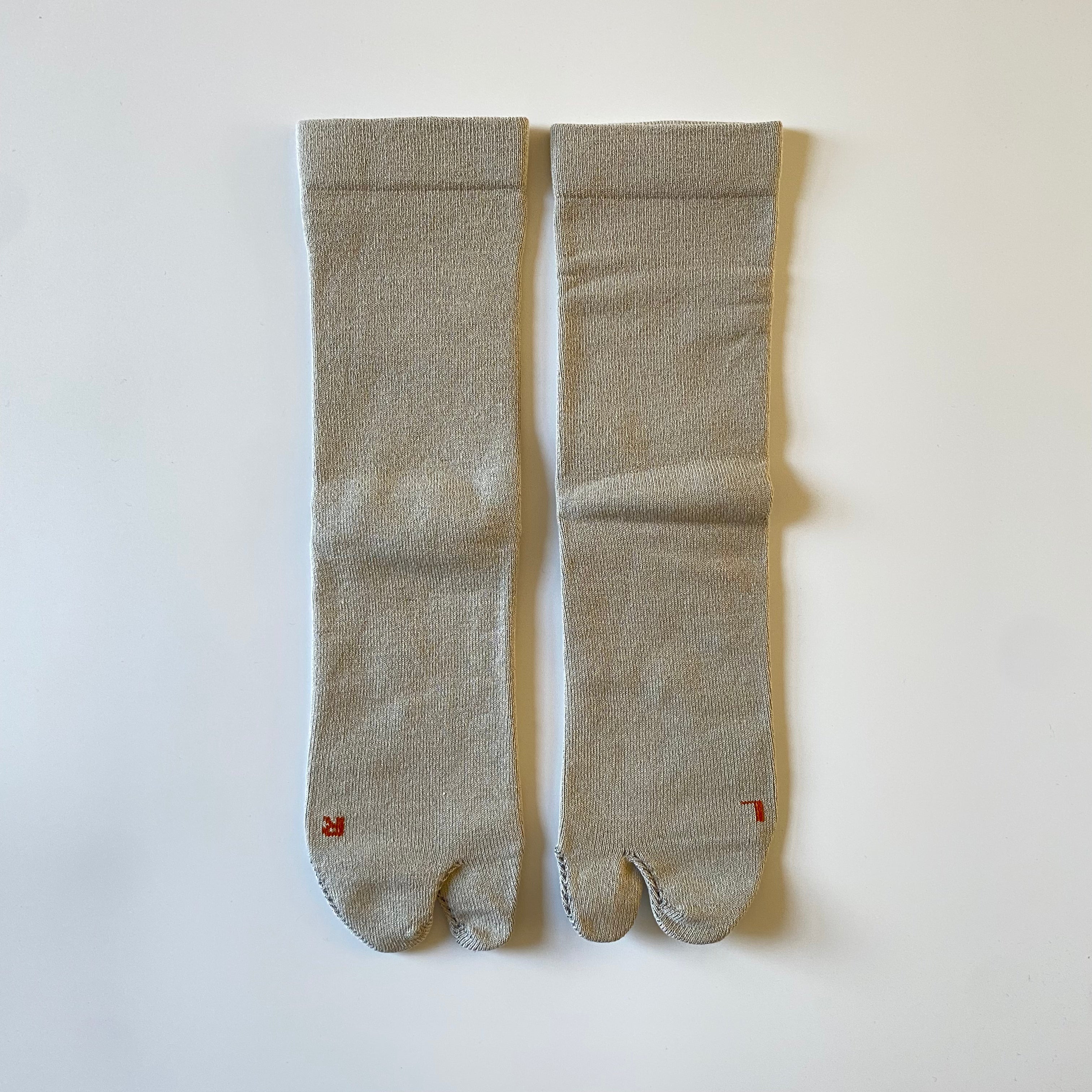 AMIATABI Cotton Silk Basic Tabi Socks
