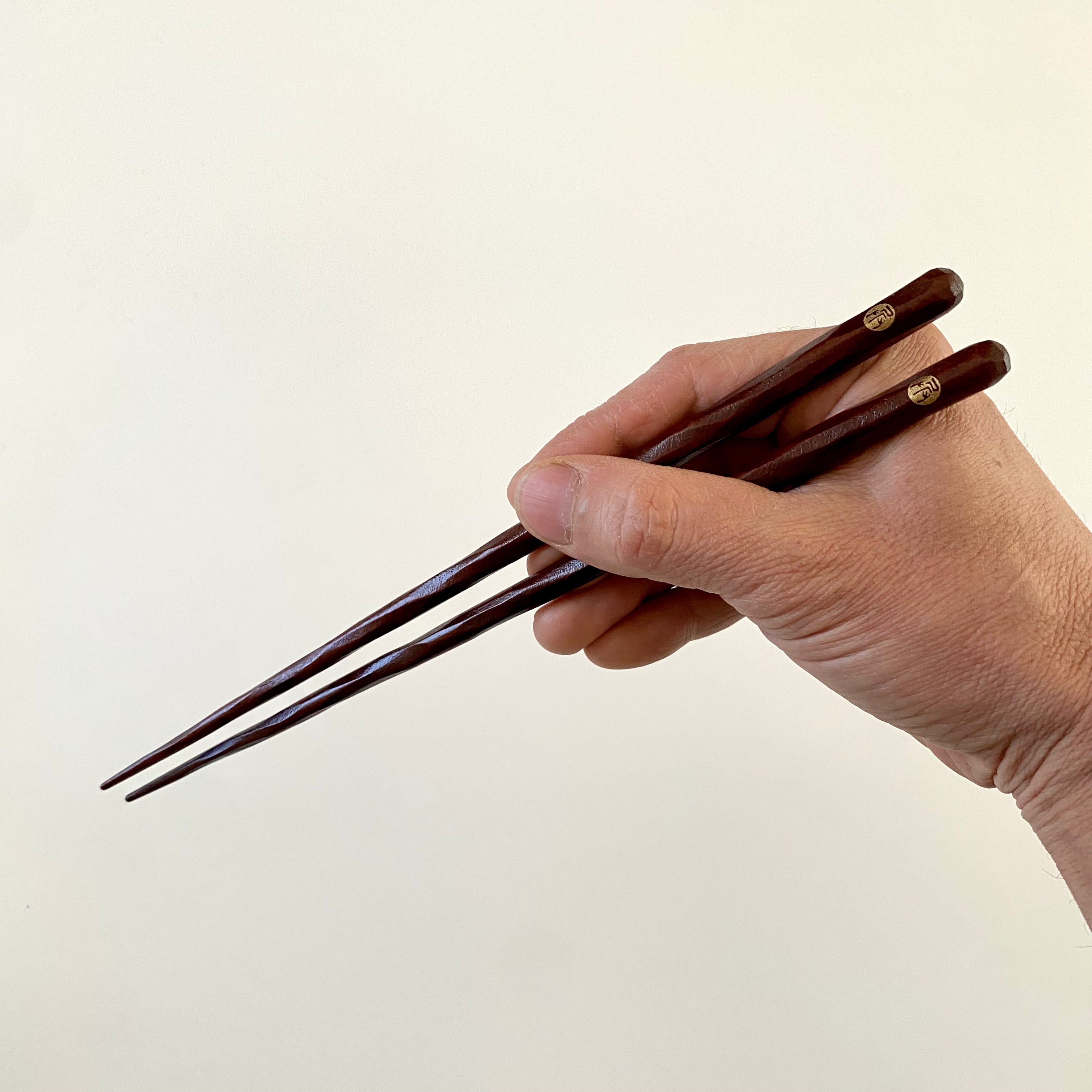 Kezuri-bashi — Hand-Carved Chopsticks by Hyozaemon