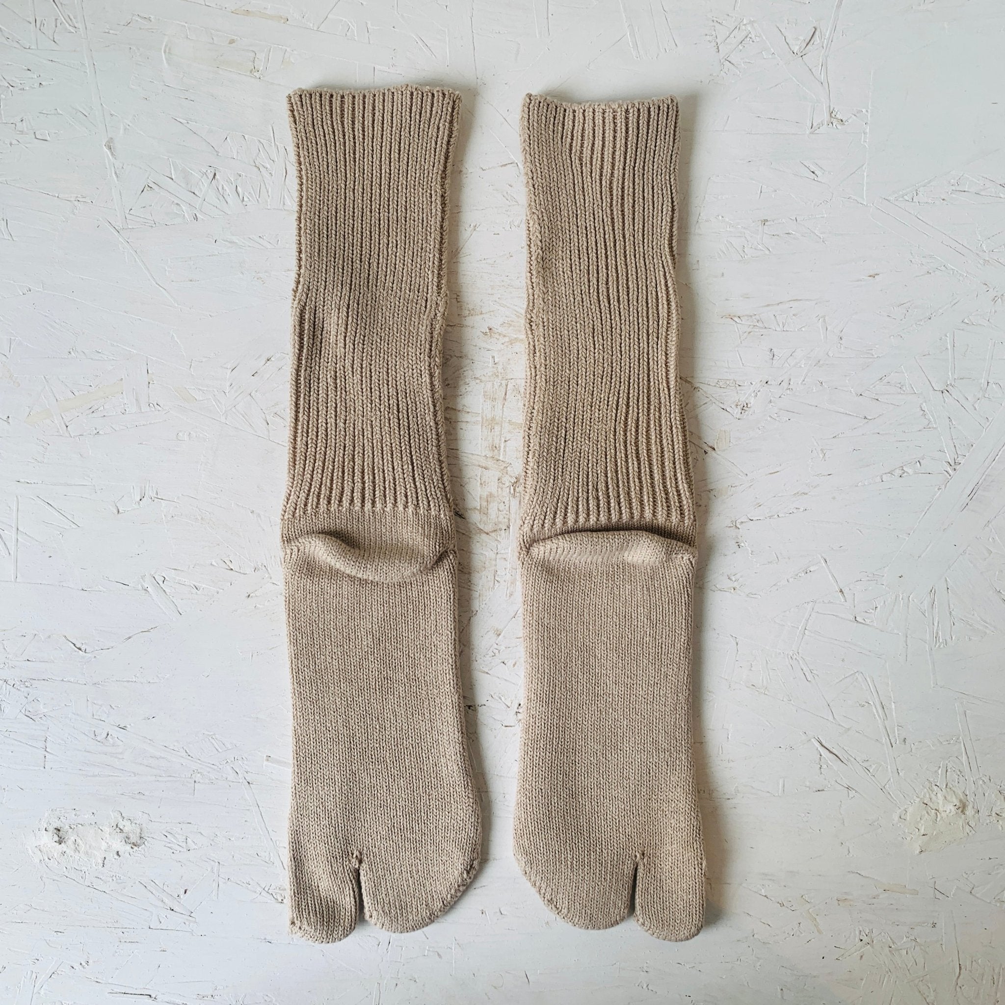 AMITABI Low gauge ribbed tabi socks - Taiko Co.Ltd - MIKAFleurHardgoods
