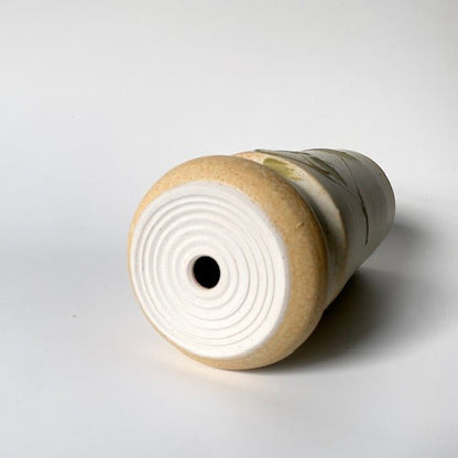 Kayo O’Young / soft cream-colored vase2026 - MIKAHardgoods