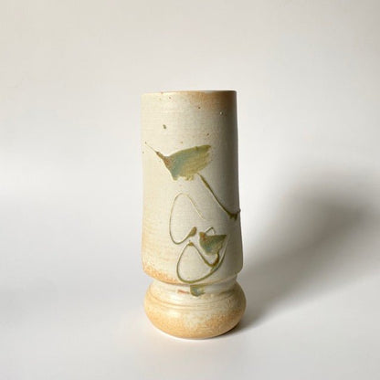 Kayo O’Young / soft cream-colored vase2026 - MIKAHardgoods
