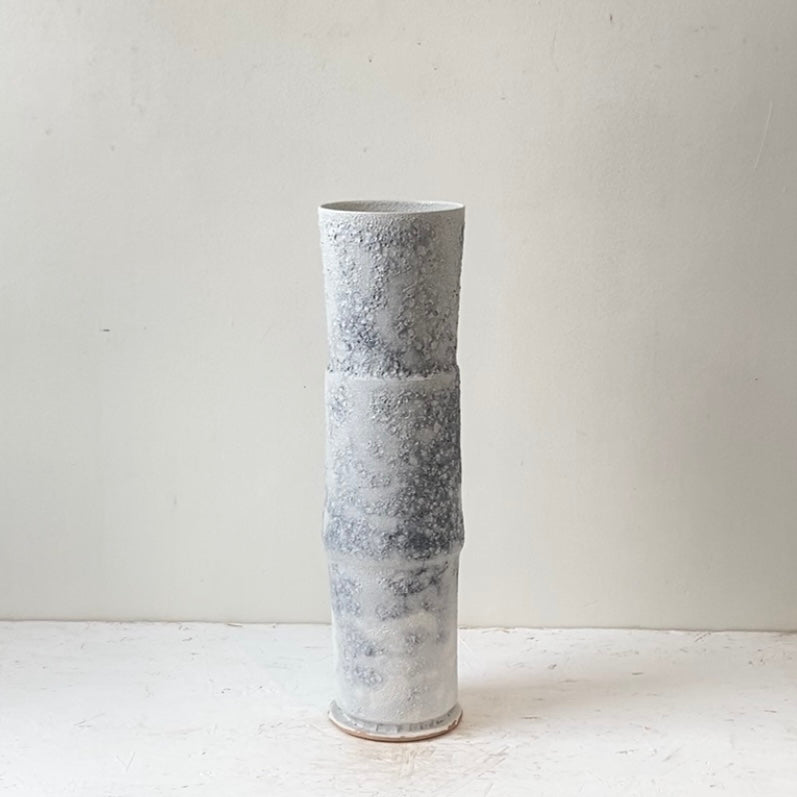 Kayo O’Young / Vase 2025 - MIKAHardgoods