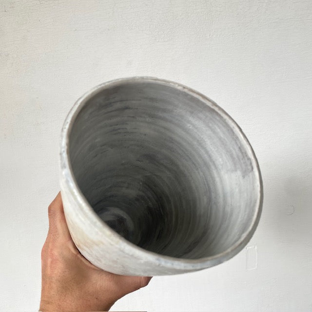 MIKA’S HANDMADE KOHIKI VASE - MIKAHardgoods