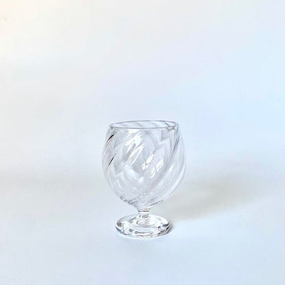Twisted Optic Wine Glass – Clear | HIROY GLASS STUDIO - MIKAHardgoods