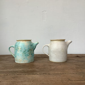 
                  
                    Load image into Gallery viewer, Tea pot Medium (Makiko Hicher)
                  
                