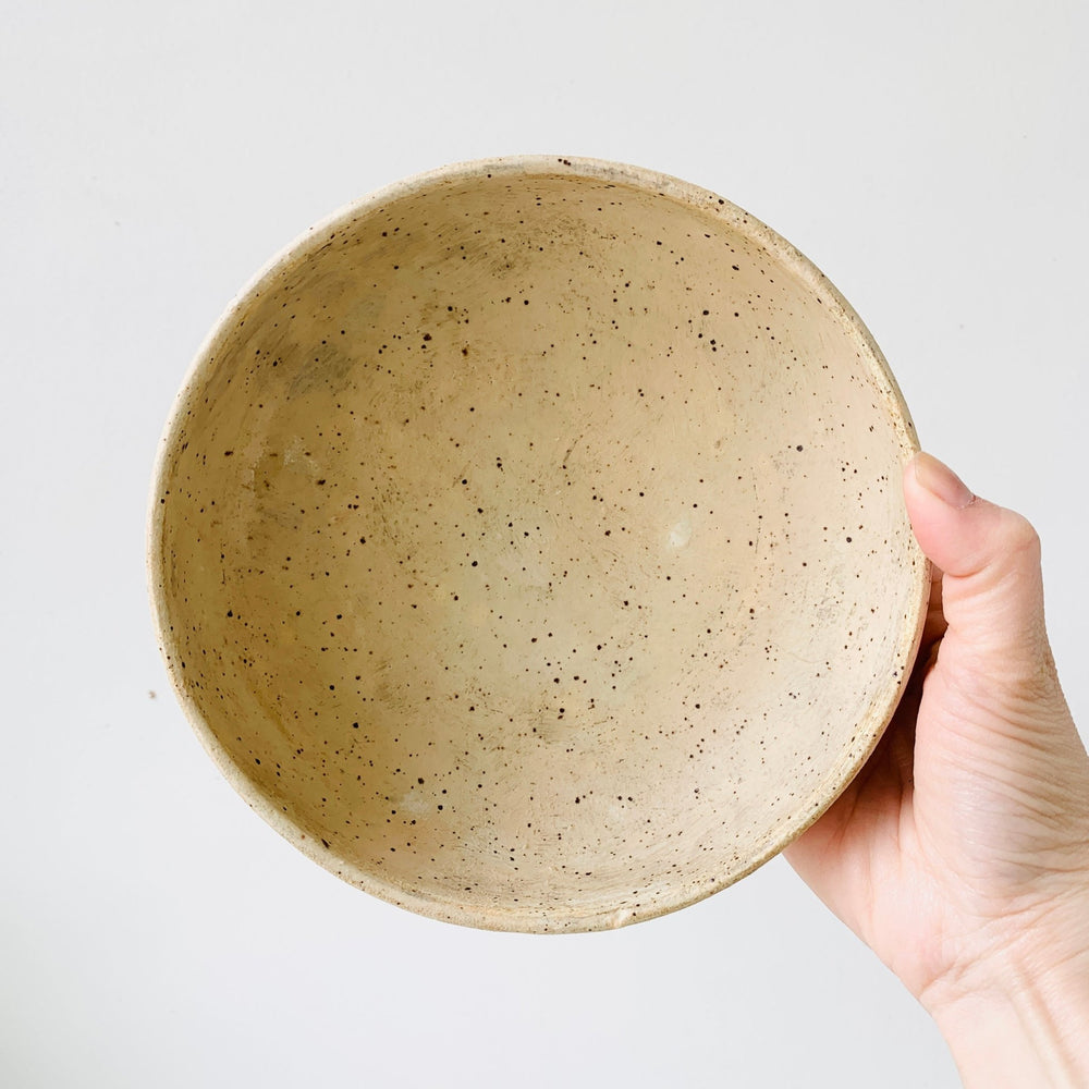 
                  
                    Load image into Gallery viewer, MIKA&amp;#39;s Handmade Kohiki Bowl (Beige) - MIKAFleurHardgoods
                  
                