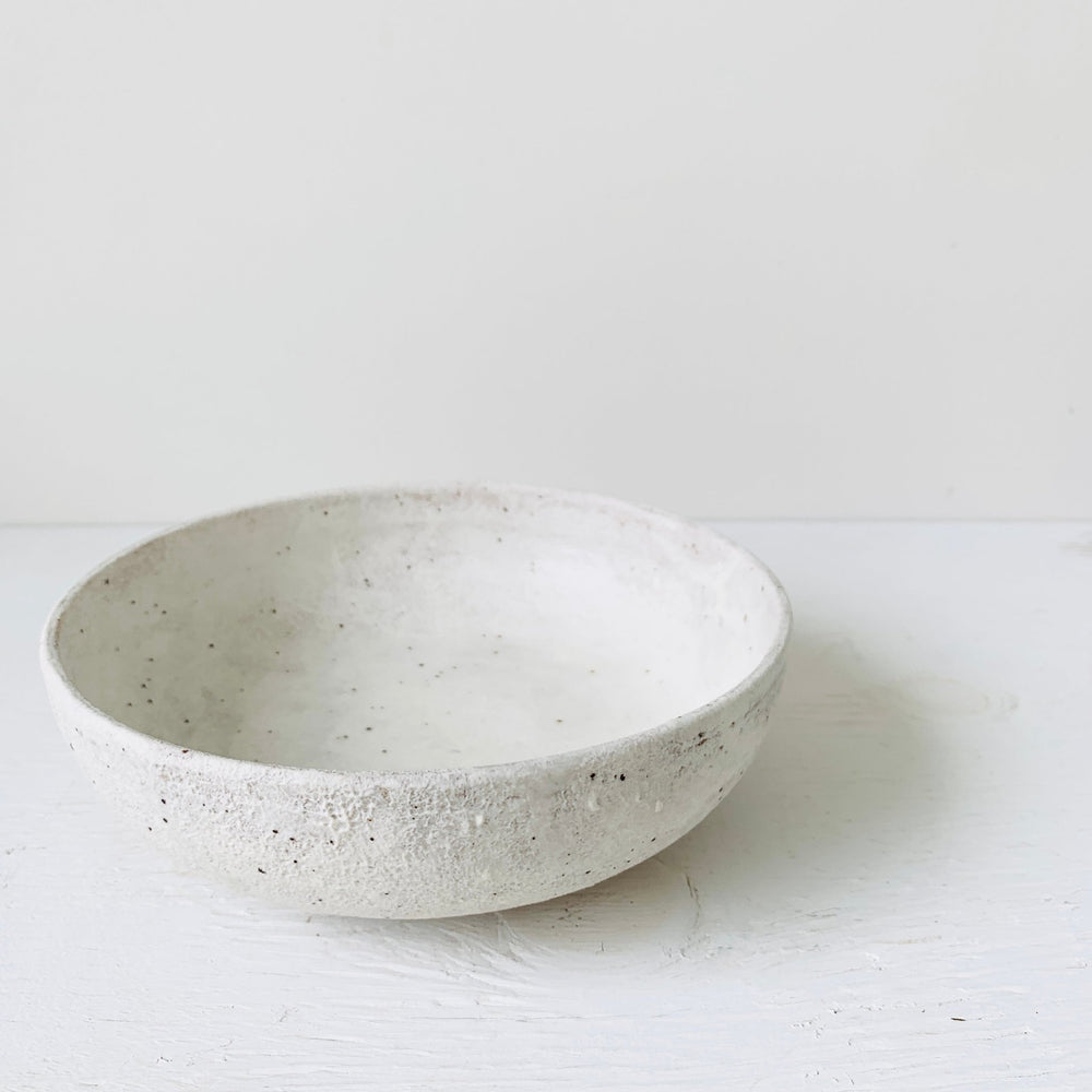 
                  
                    Load image into Gallery viewer, MIKA&amp;#39;s Handmade Kohiki Bowl (White) - MIKAFleurHardgoods
                  
                