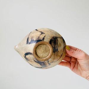 
                  
                    Load image into Gallery viewer, MIKA&amp;#39;s handmade Kohiki Katakuchi Bowl - MIKAFleurHardgoods
                  
                