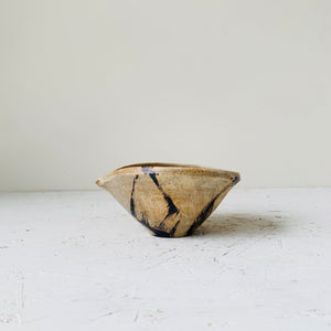 
                  
                    Load image into Gallery viewer, MIKA&amp;#39;s handmade Kohiki Katakuchi Bowl - MIKAFleurHardgoods
                  
                