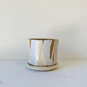 
                  
                    Load image into Gallery viewer, MIKA&amp;#39;s Handmade Red Speckled Sandstone 4&amp;quot;Pot with Drainage Hole and Saucer - MIKAFleurHardgoods
                  
                