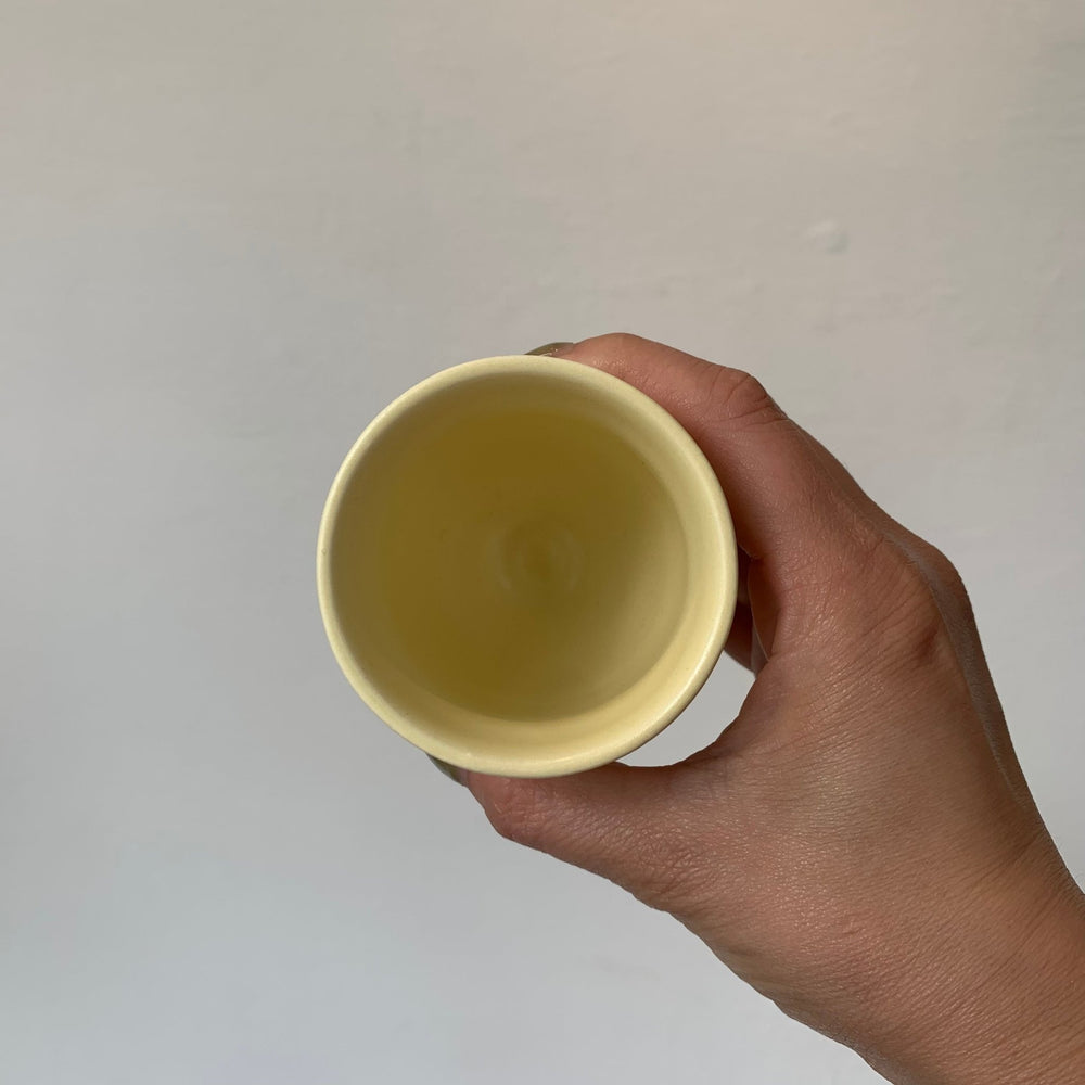 
                  
                    Load image into Gallery viewer, Mini cup (Akai Ceramic Studio) - MIKAFleurHardgoods
                  
                