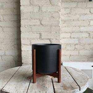 
                  
                    Load image into Gallery viewer, Timeless classic ceramic pot (black) and wooden stand - MIKAFleurHardgoods
                  
                
