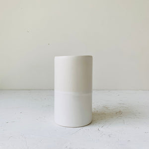 
                  
                    Load image into Gallery viewer, Vase (Akai Ceramic Studio) - MIKAFleurHardgoods
                  
                